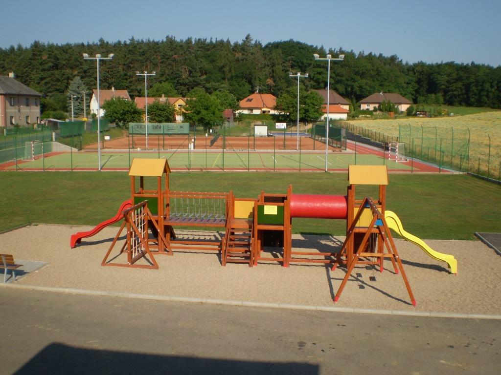 Modernizace a rozšíření veřejného sportovního areálu v Rabštejnské Lhotě