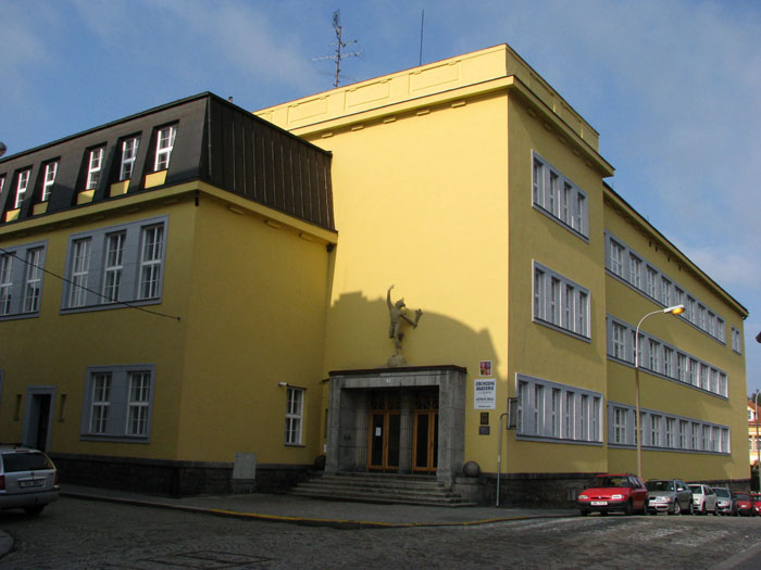 Zateplení budovy OA TGM Jindřichův Hradec