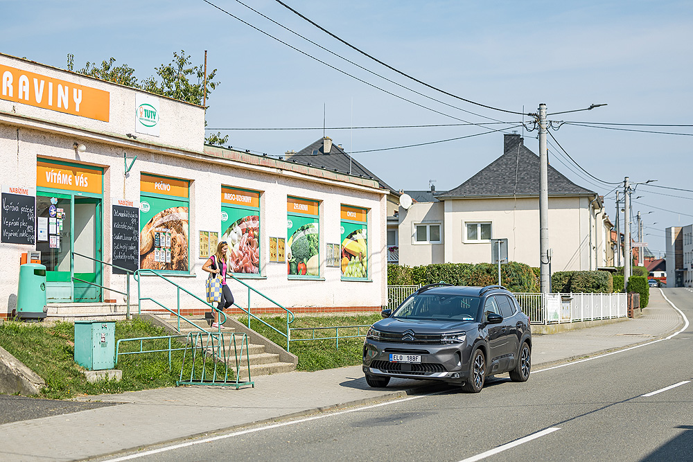 Automobil a vybavení denního stacionáře Kobeřice