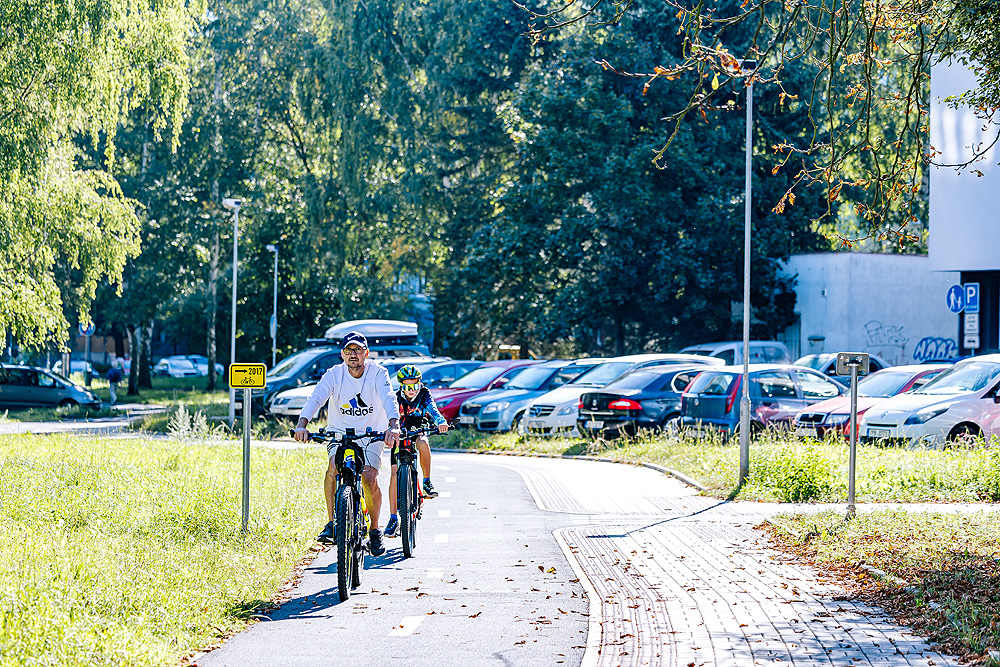 Karlovy Vary, cyklotrasa B4 a křižovatka ul. Západní a Šumavská