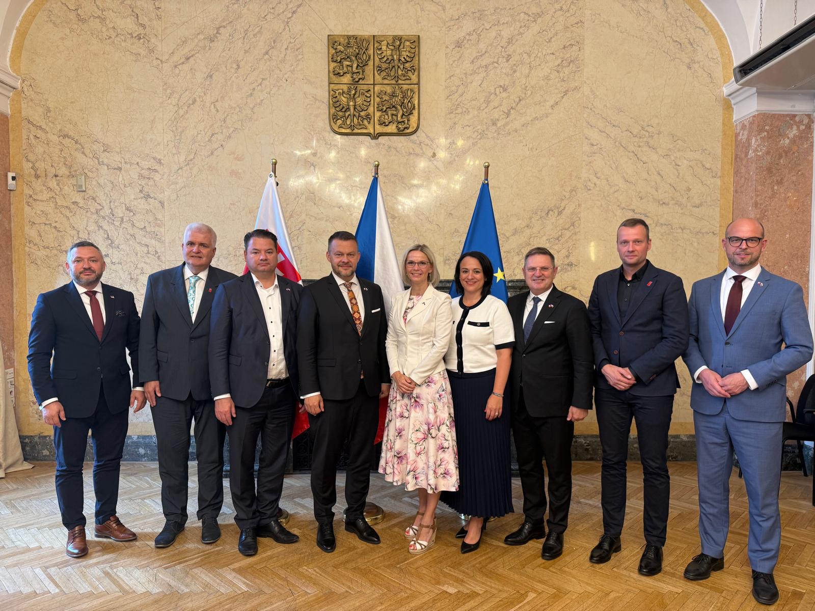 Od evropských fondů po chytrá města. Česko a Slovensko prohlubují spolupráci