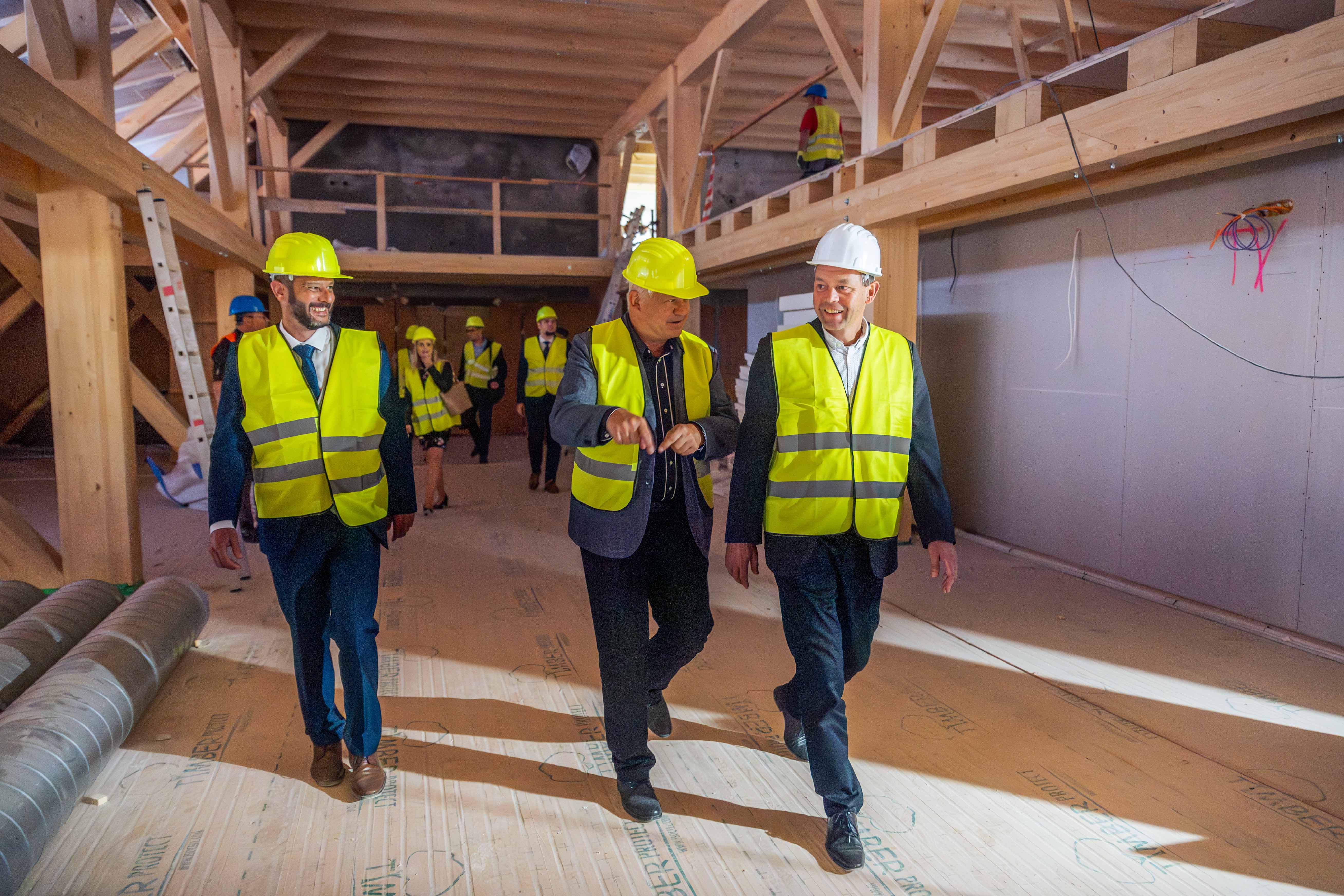 Ministr Petr Kulhánek navštívil Jihočeský a Plzeňský kraj. Podpořené projekty ukazují, jak evropské fondy zlepšují život v regionech