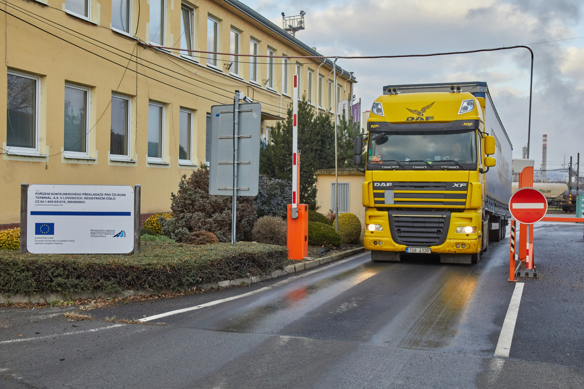 Pořízení kontejnerového překladače pro ČD-DUSS Terminál, a.s. v Lovosicích