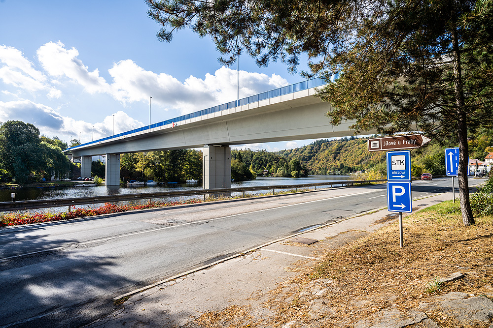 II/104, Davle, Most ev. č. 104 ? 001, Most přes řeku Vltavu v obci Davle