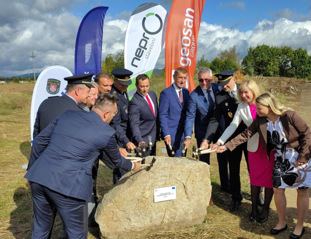 V Karlovarském kraji začíná výstavba centra SOS 112. Evropské fondy přispějí k rychlejší pomoci obyv