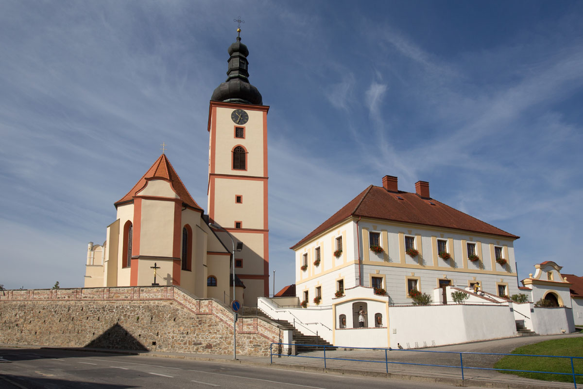 Revitalizace děkanského kostela Povýšení svatého Kříže Veselí nad Lužnicí
