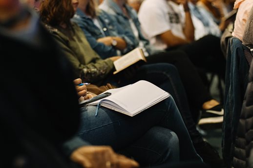 Konference „Střed zájmu: Udržitelnost jako způsob existence“ 12. a 13. září 2023 v Praze