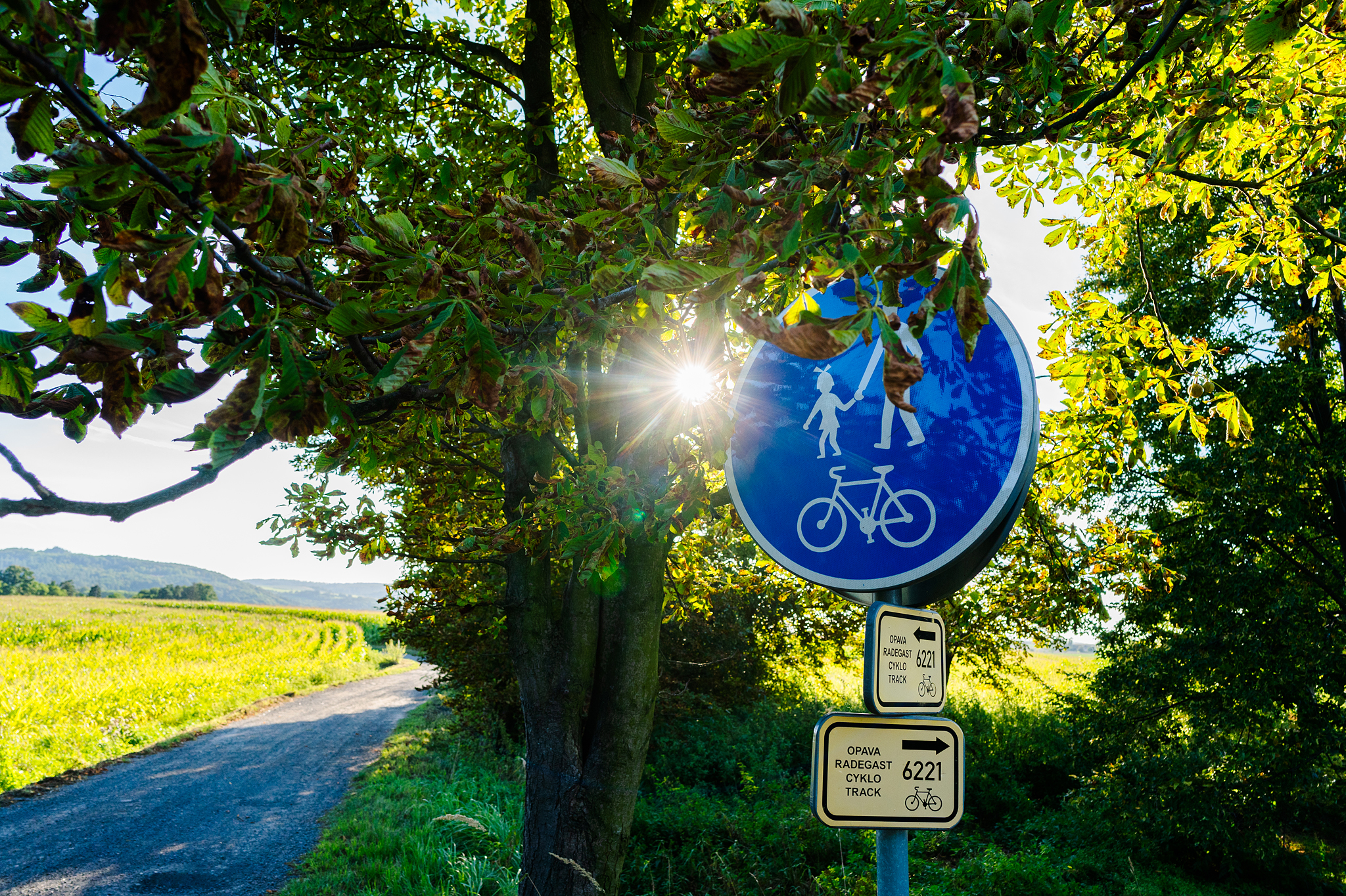 Stezka pro chodce a cyklisty, úsek Litultovice - Dolní Životice