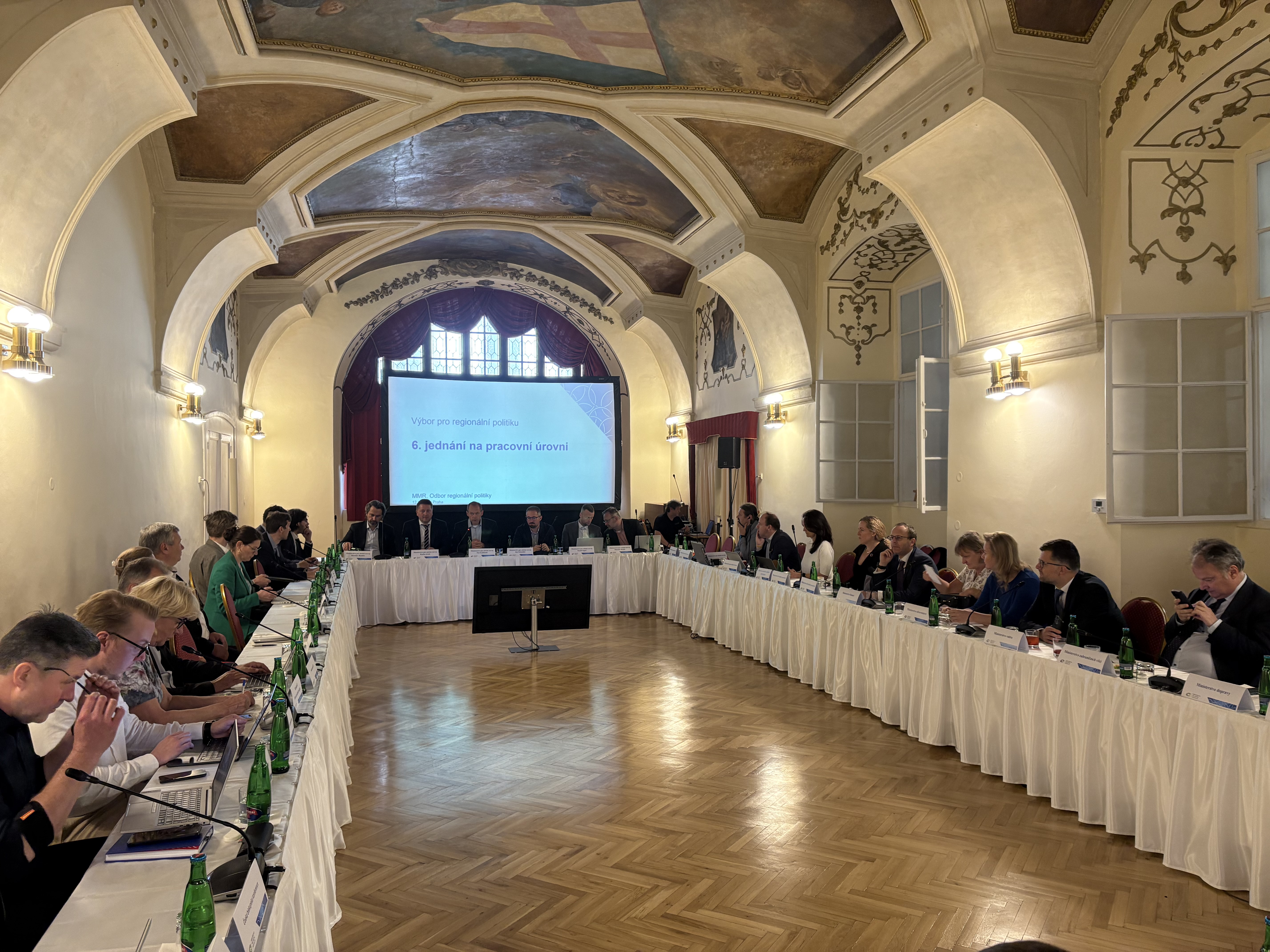Výbor pro regionální politiku stanovil plán pro zlepšení situace v ohrožených územích a strukturálně