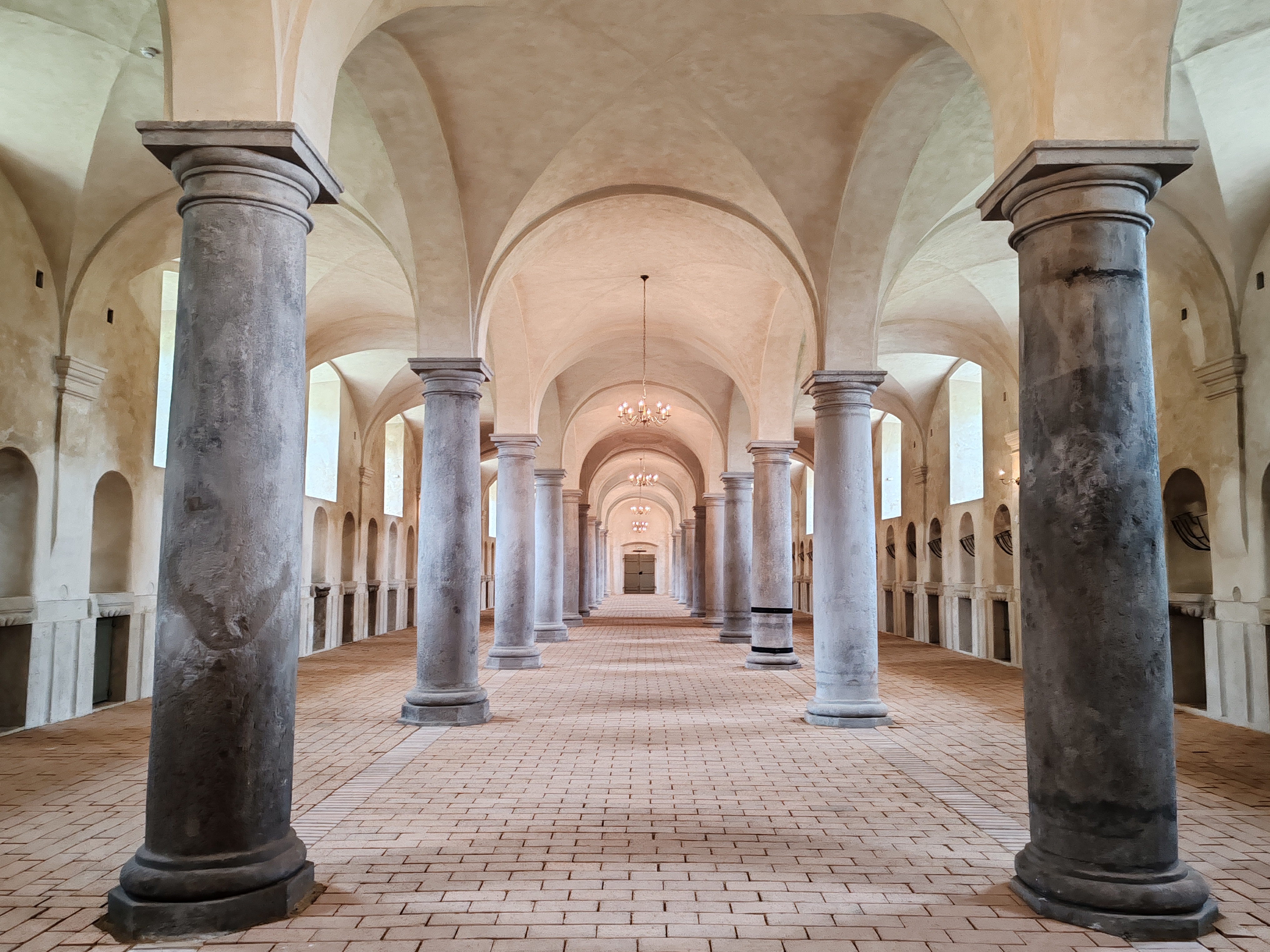 Státní zámek Zákupy - obnova jižního křídla hospodářského dvora