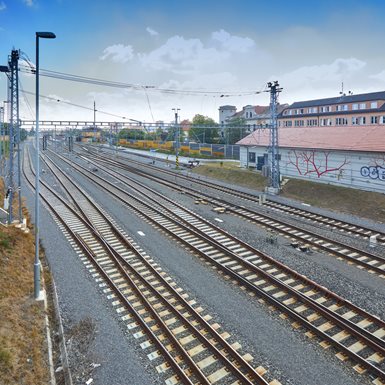 Optimization of the railway section between Prague Hostivař - Prague Main Station has  increased the capacity of the track and improved the connections to public transport