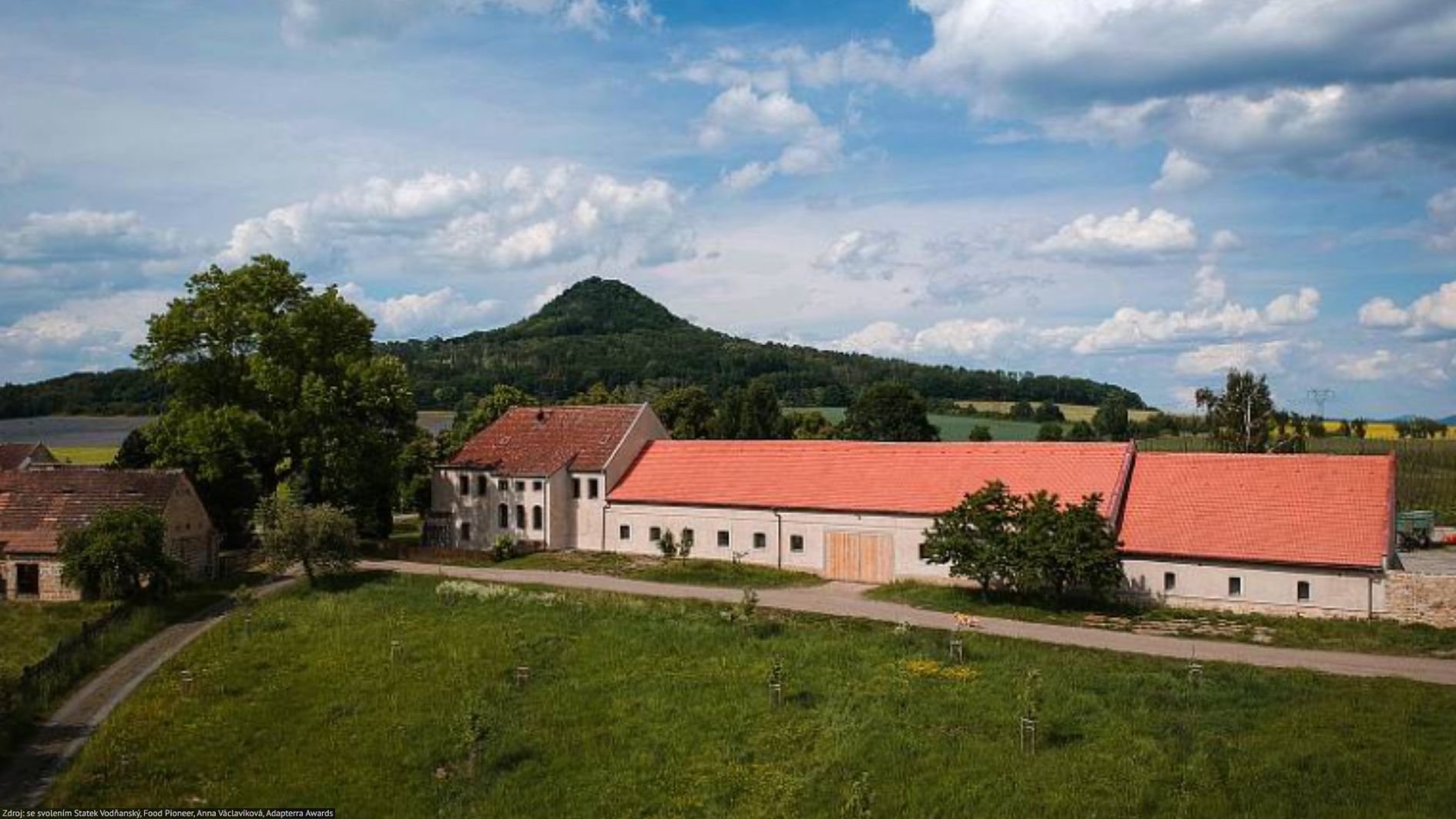 Kde fondy EU pomáhají: Obnovuje statek ve Stranném. Díky evropským fondům nyní pěstuje i chmel